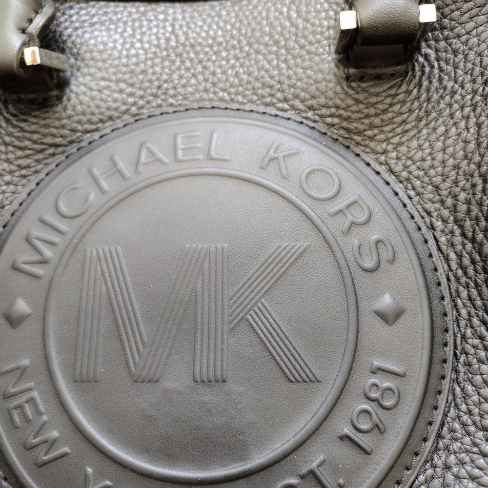 Michael Khors Purse - Picture 4 of 6